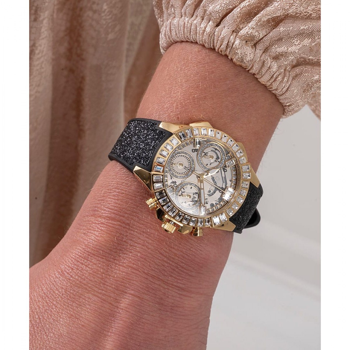 Часовник Guess GW0313L2