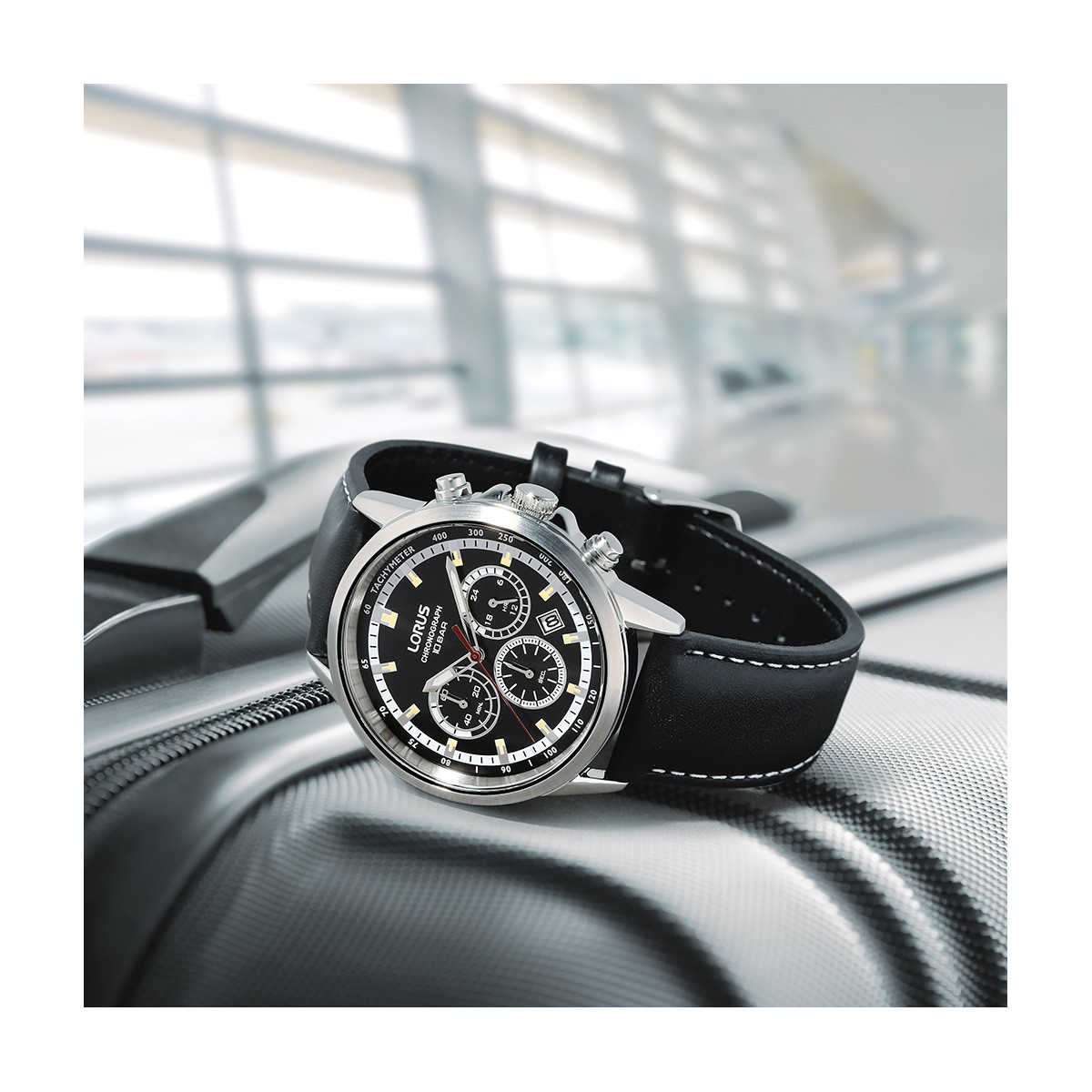 Часовник Lorus RT301KX9