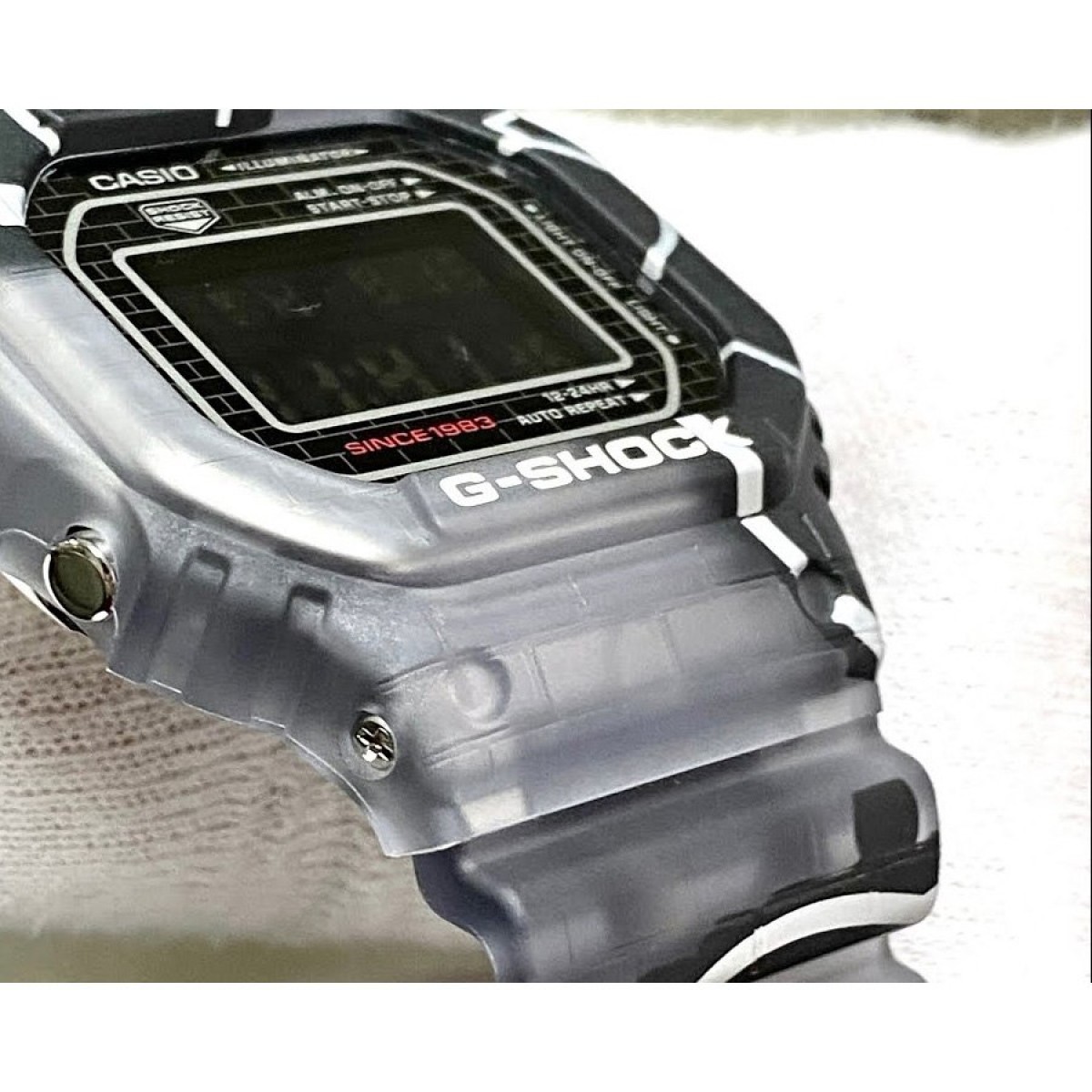 Часовник Casio G-Shock DW-5000SS-1ER