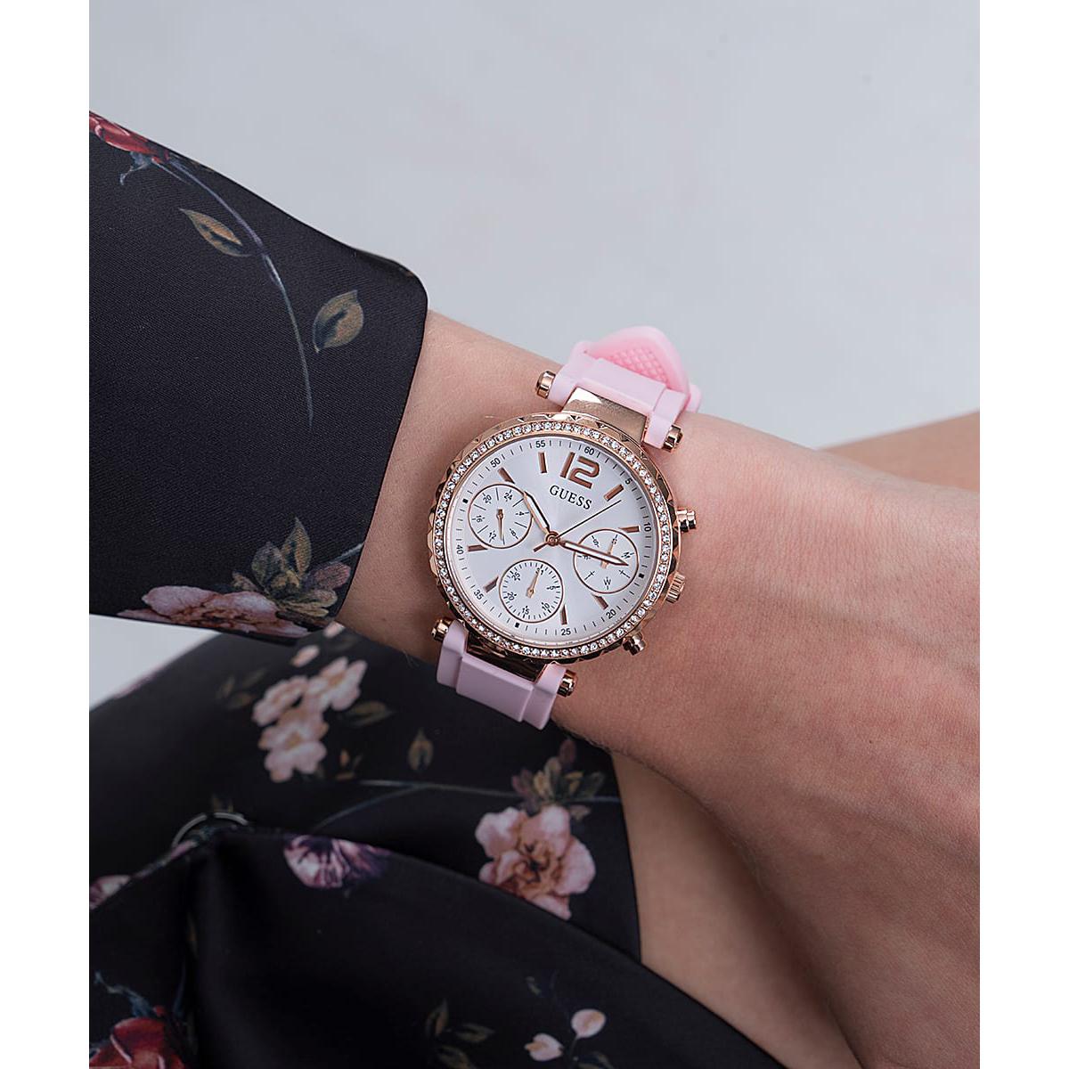 Часовник Guess GW0113L4