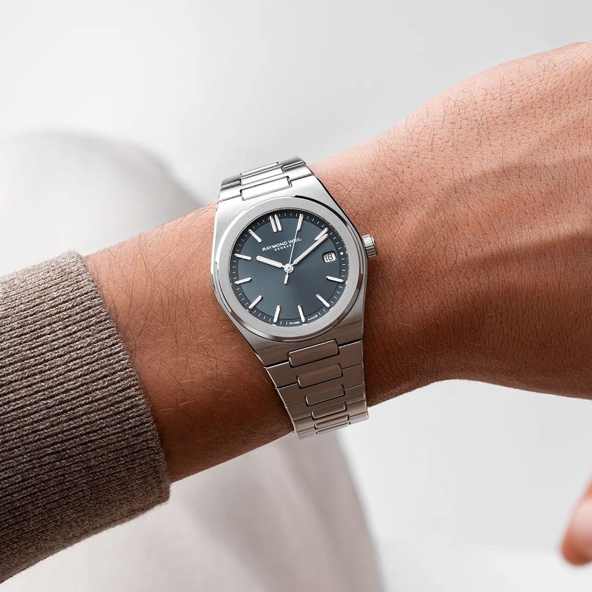 Часовник Raymond Weil A.R.T. 1250-STS-56001