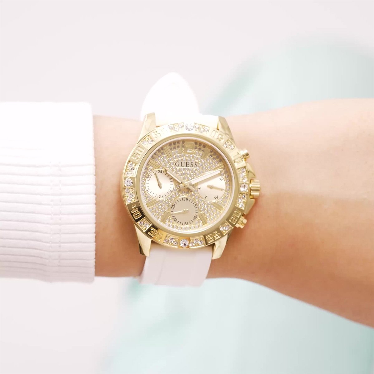 Часовник Guess GW0772L3