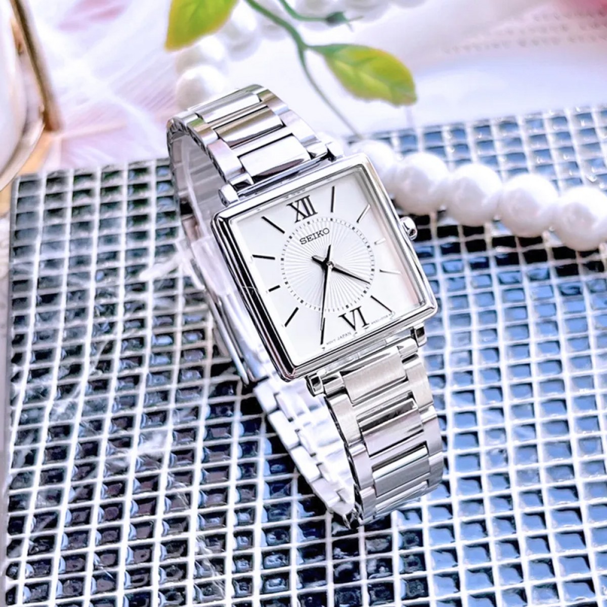 Часовник Seiko SWR111P1