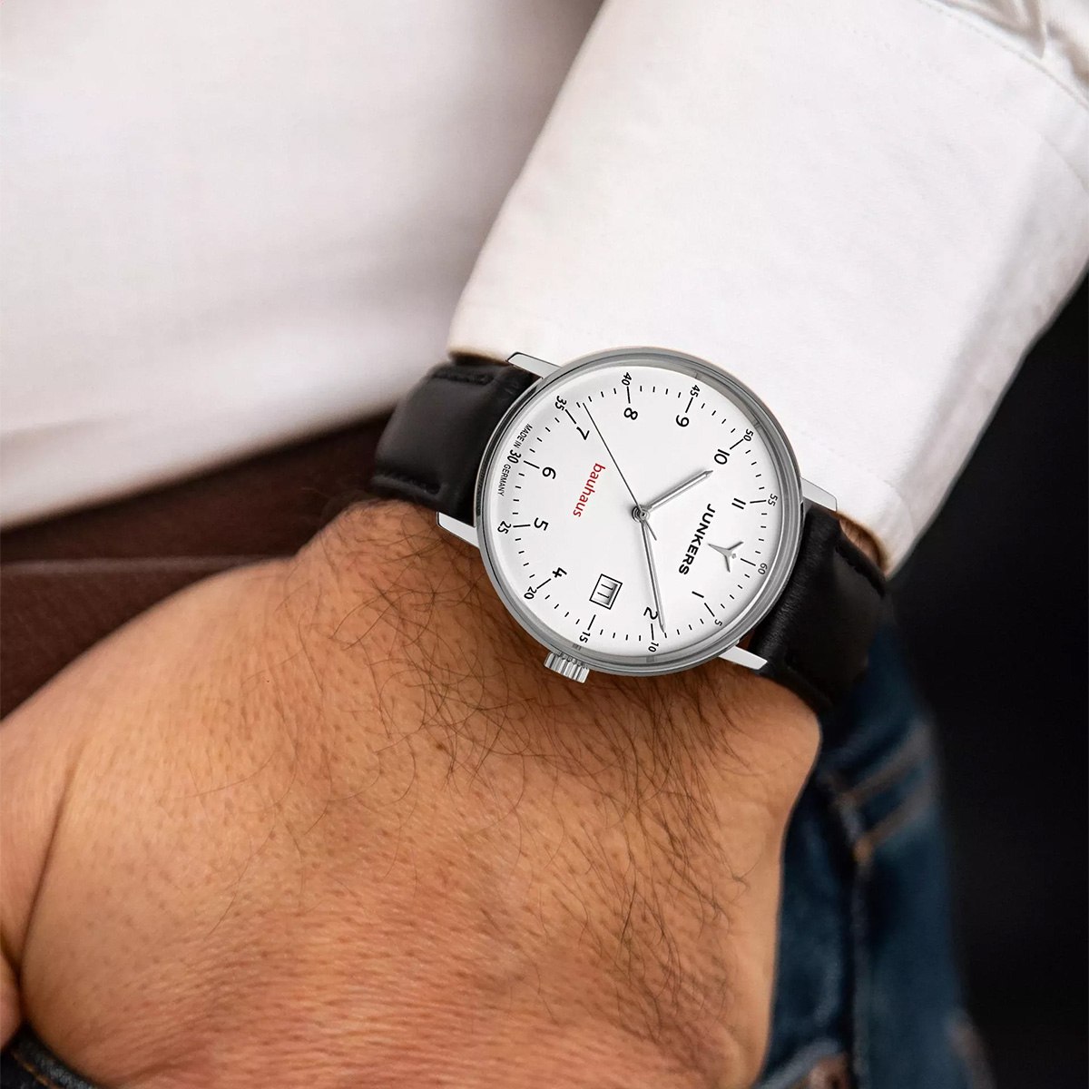 Часовник Junkers Bauhaus Sapphire Automatic 100096801040 Часовник Junkers Bauhaus Sapphire Automatic 100096801040