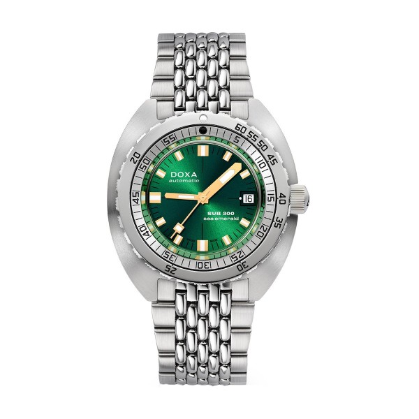 Часовник Doxa SUB 300 821.10.131.10