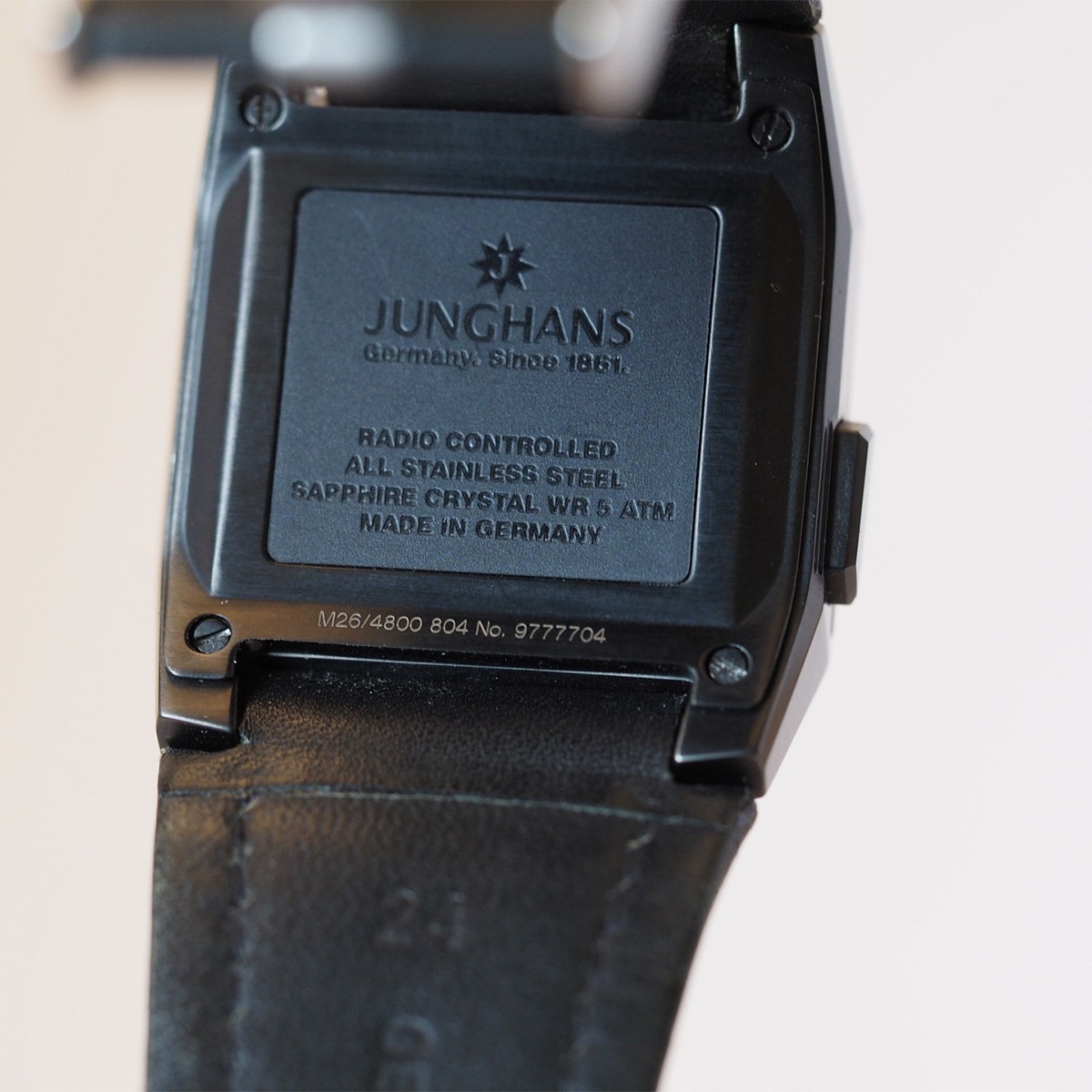 Часовник Junghans Mega 1000 026/4800.00