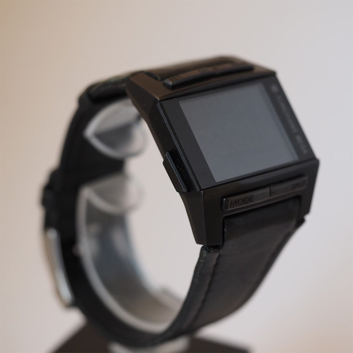 Часовник Junghans Mega 1000 026/4800.00