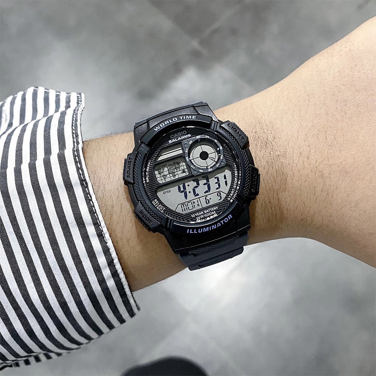 Часовник Casio AE-1000W-8AVEF