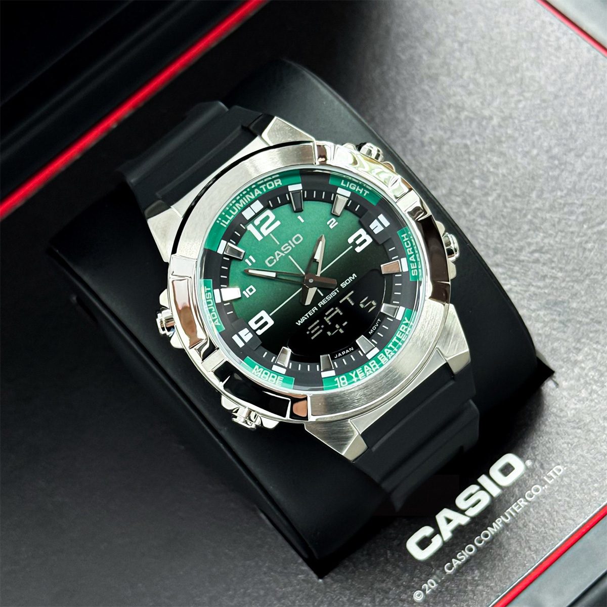 Часовник Casio AMW-870A-3AVDF