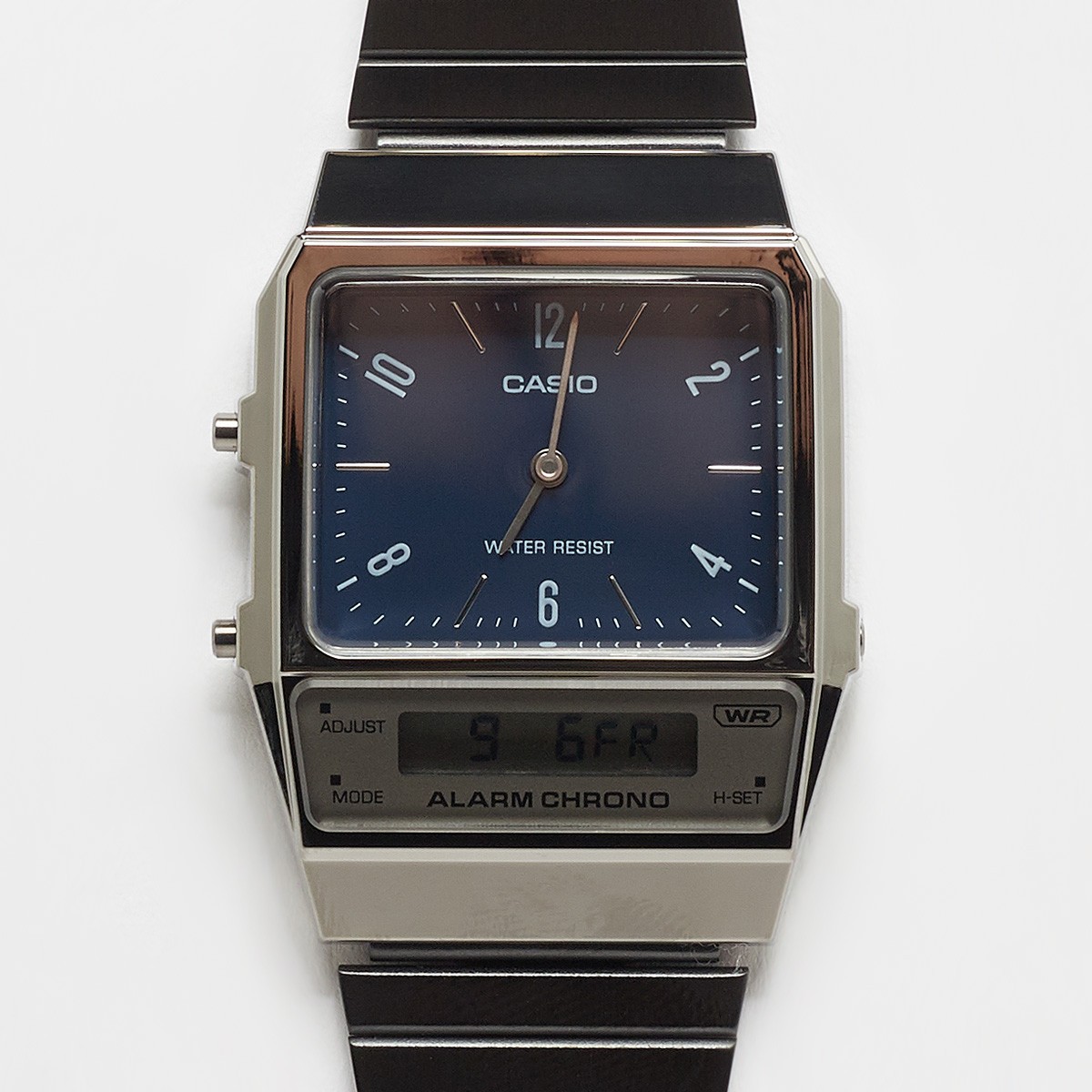 Часовник Casio AQ-800EB-2AEF