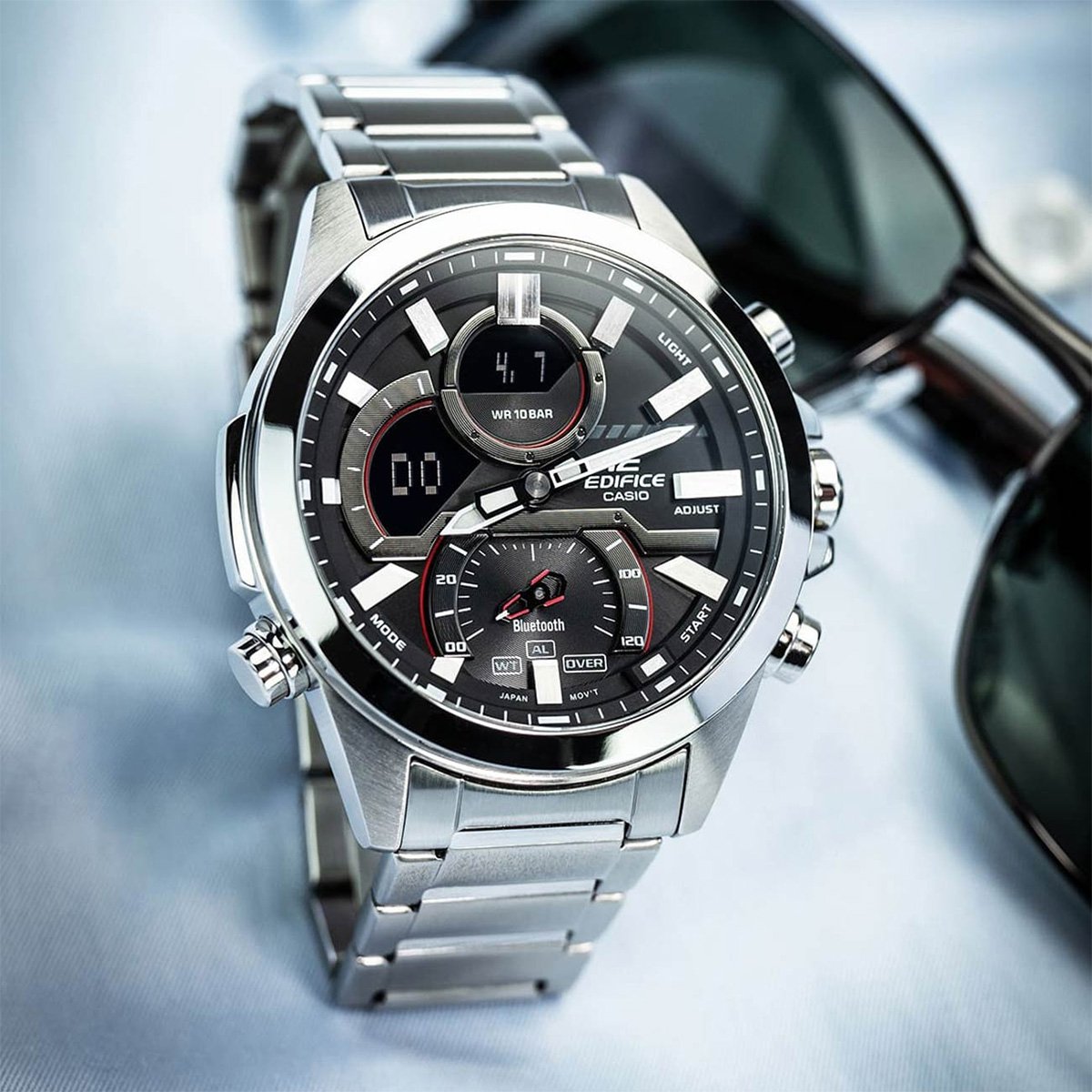 Часовник Casio Edifice Edifice ECB-30D-1AEF