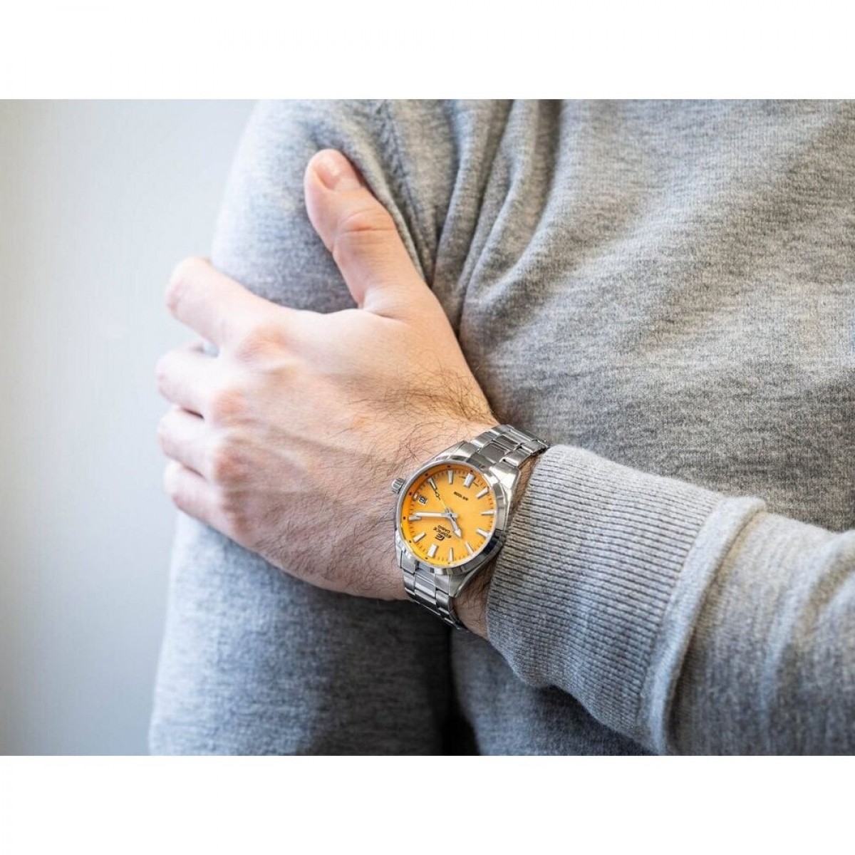 Часовник Casio Edifice EFV-100D-9AVUEF