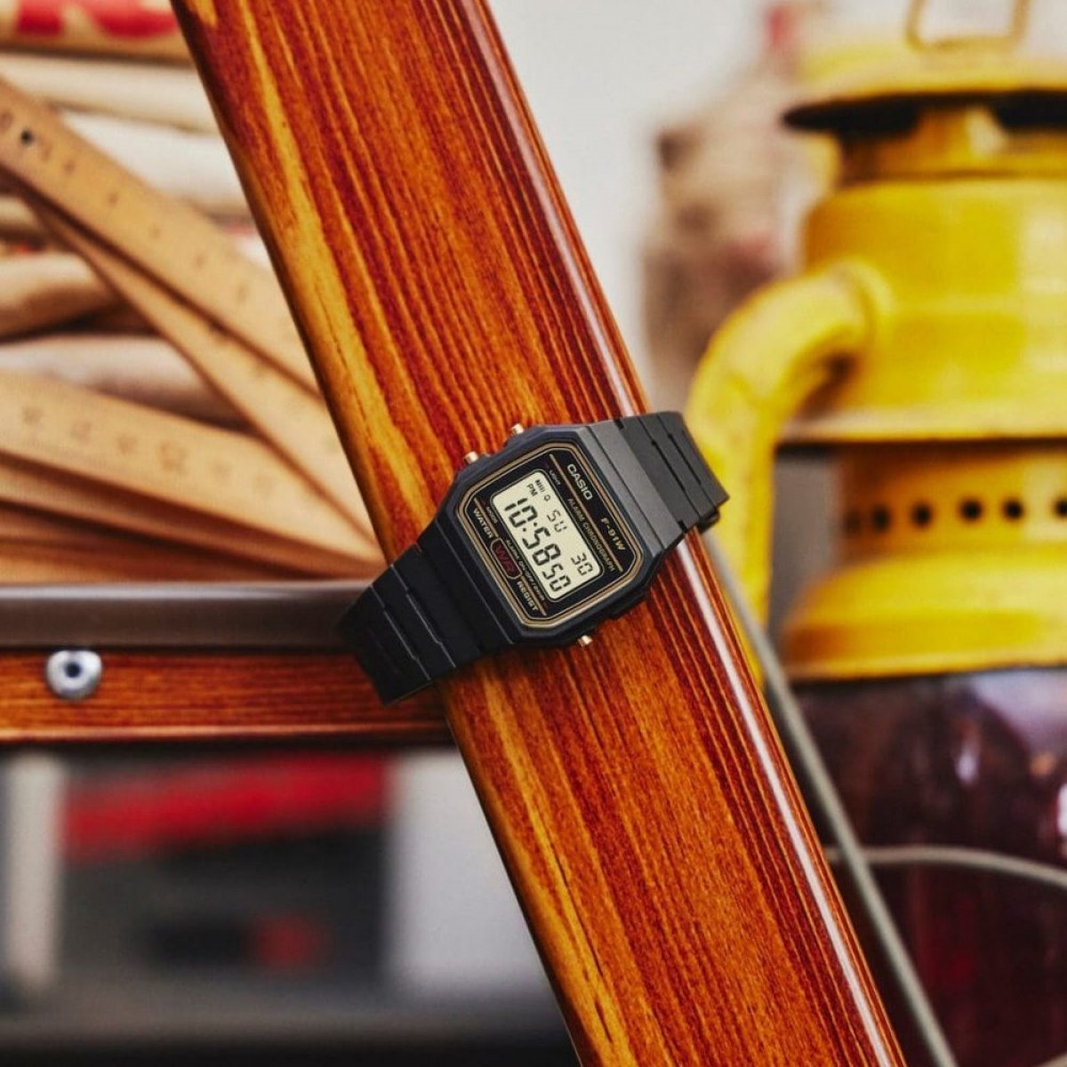 Часовник Casio F-91WG-9Q