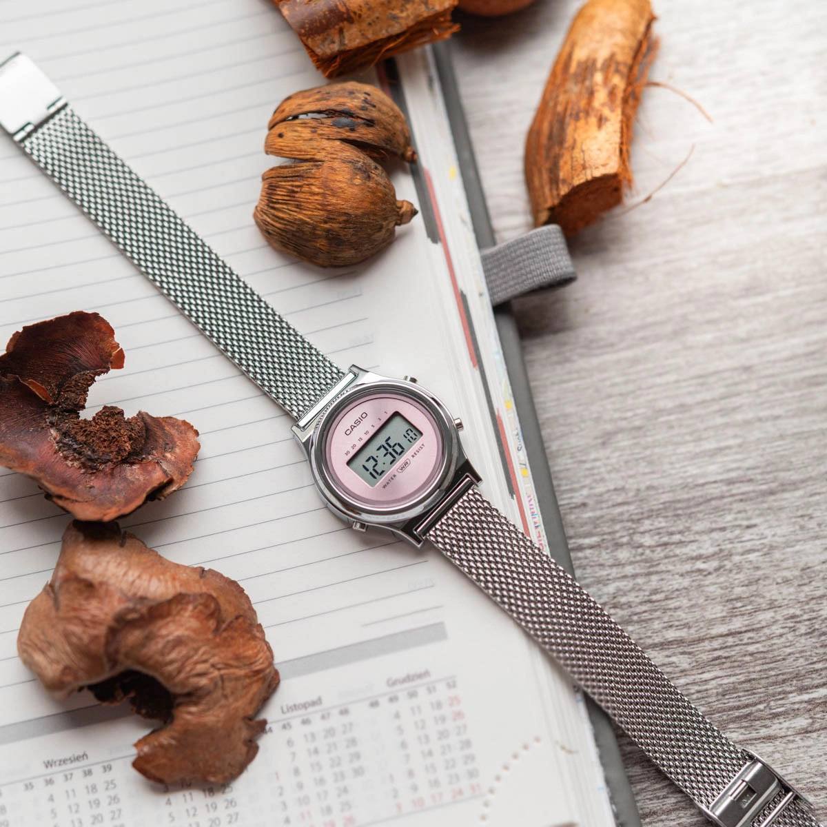 Часовник Casio LA700WEM-4AEF