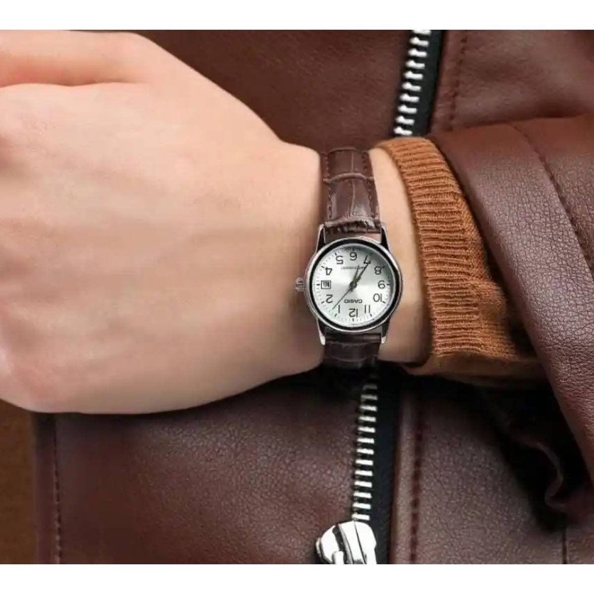 Часовник Casio LTP-V002L-7B2U