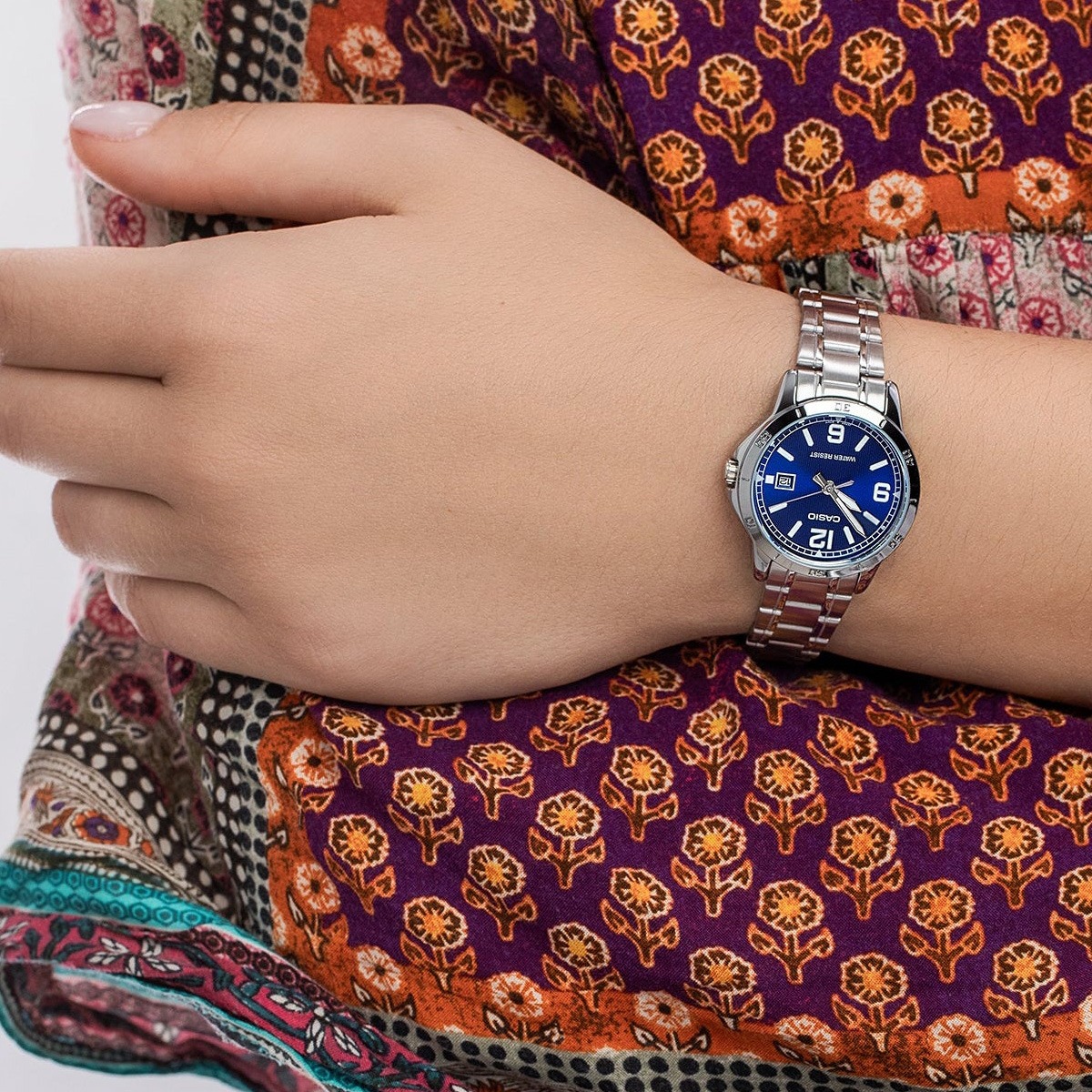 Часовник Casio LTP-V004D-2B