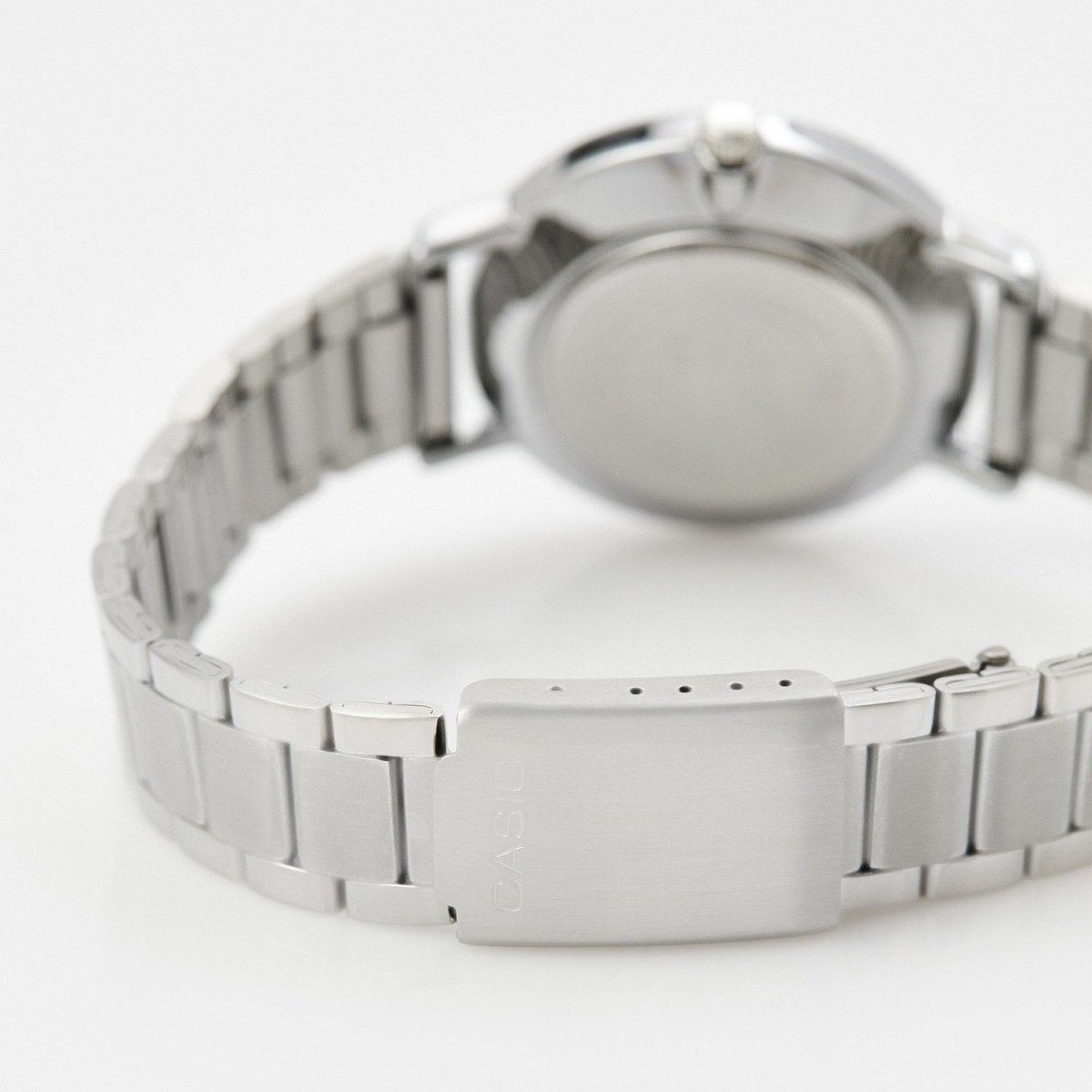 Часовник Casio LTP-VT04D-1ADF