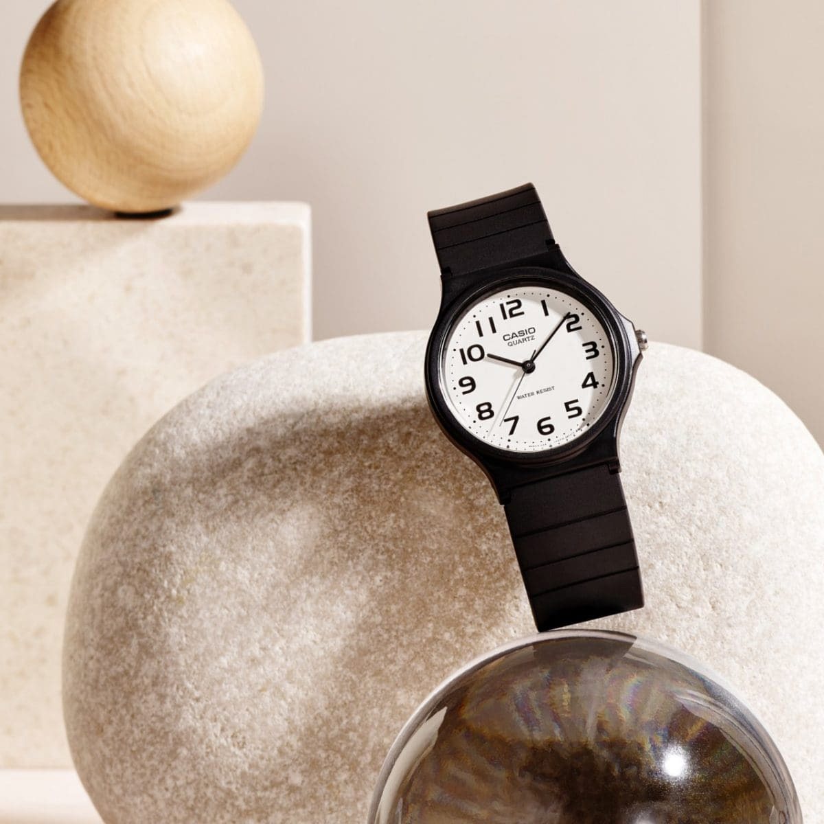 Часовник Casio MQ-24-7B2LEG