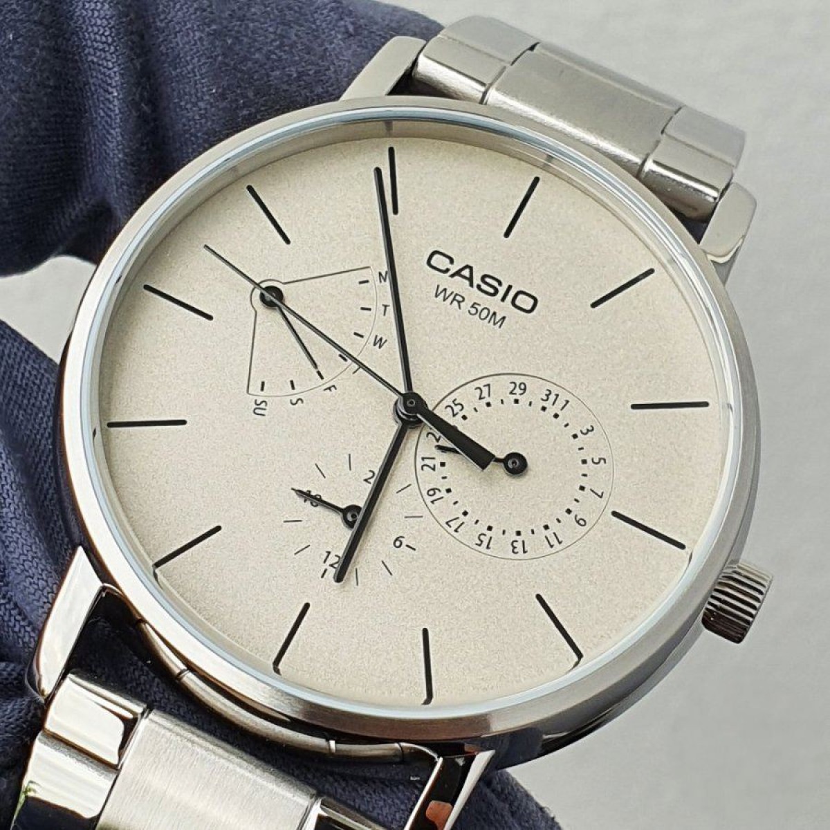 Часовник Casio MTP-E320D-9E