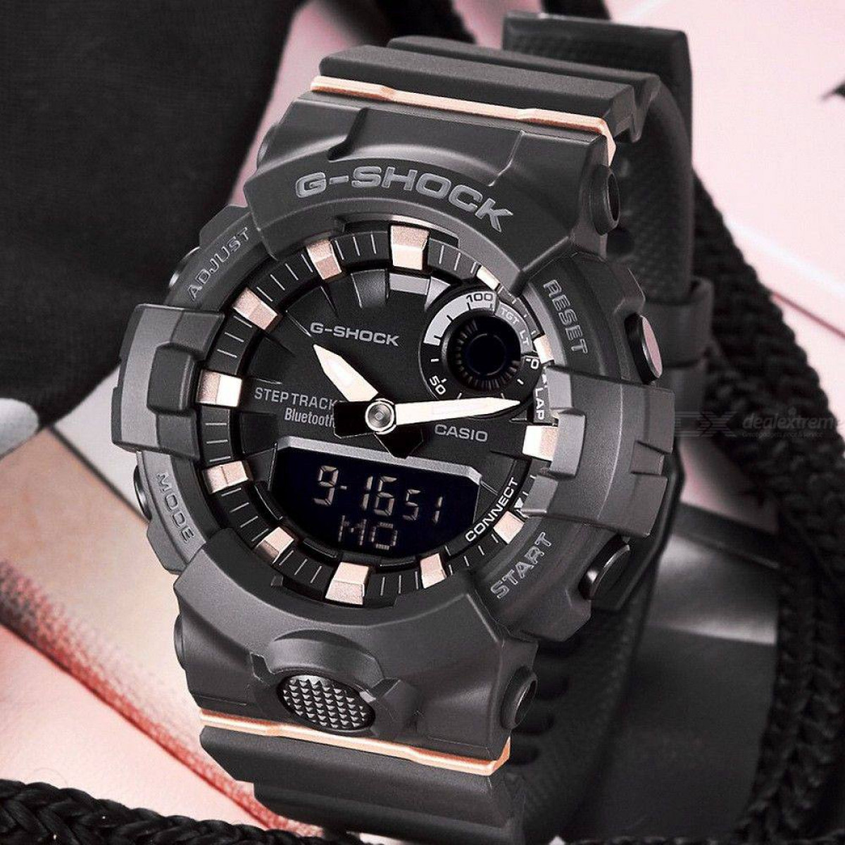 Часовник Casio G-Shock GMA-B800-1AER