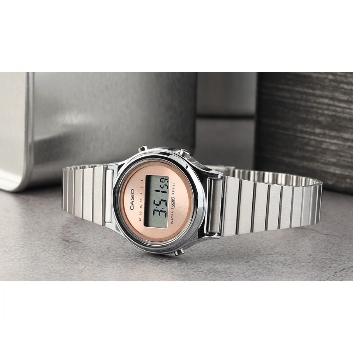 Часовник Casio LA700WE-4AEF