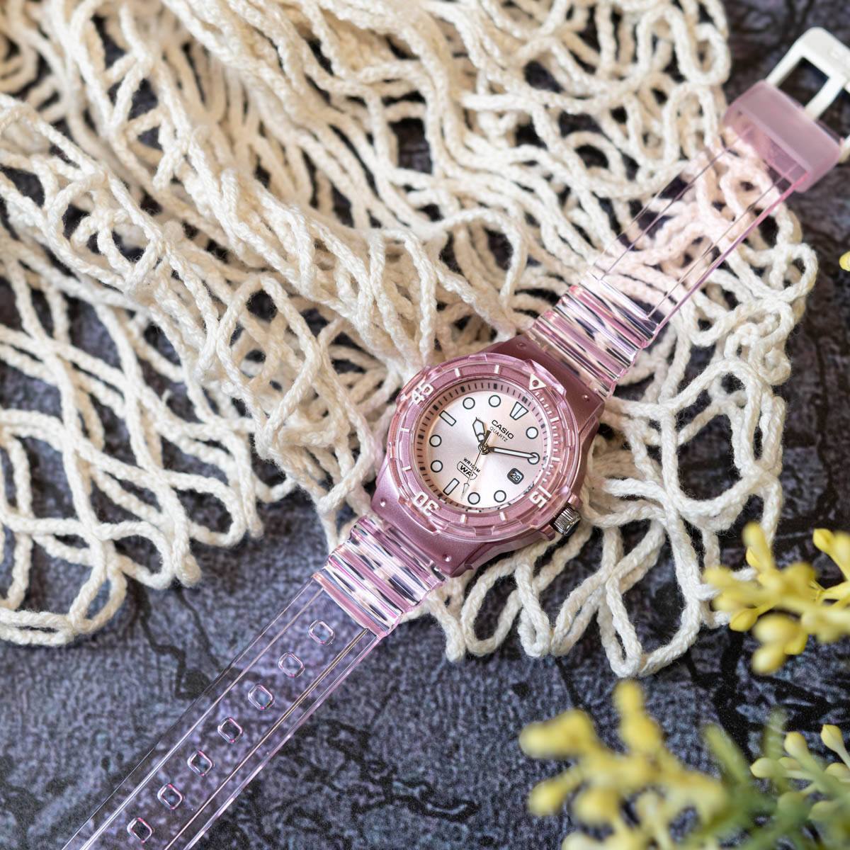 Часовник Casio LRW-200HS-4EVEF