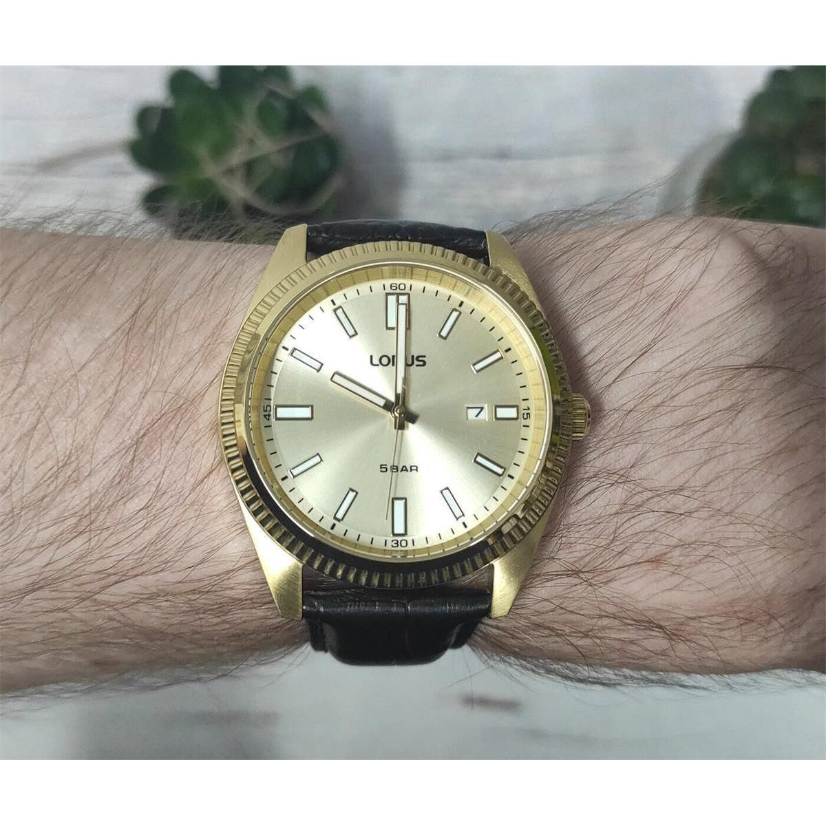 Часовник Lorus RH976QX9