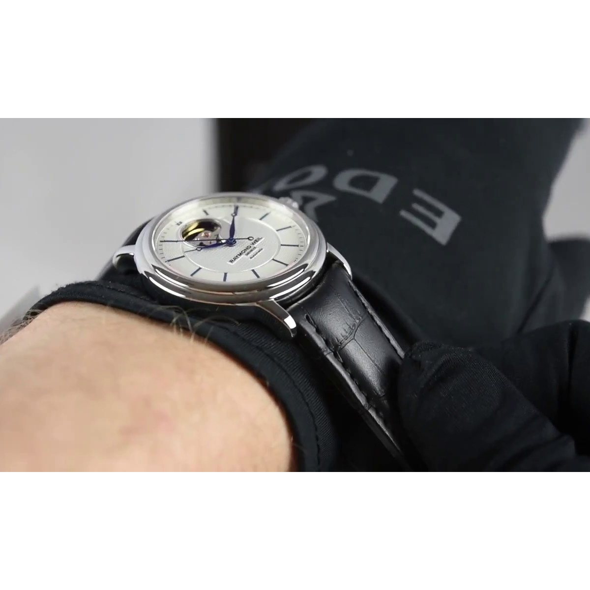 Часовник Raymond Weil Maestro 2227-STC-65001 Часовник Raymond Weil Maestro 2227-STC-65001